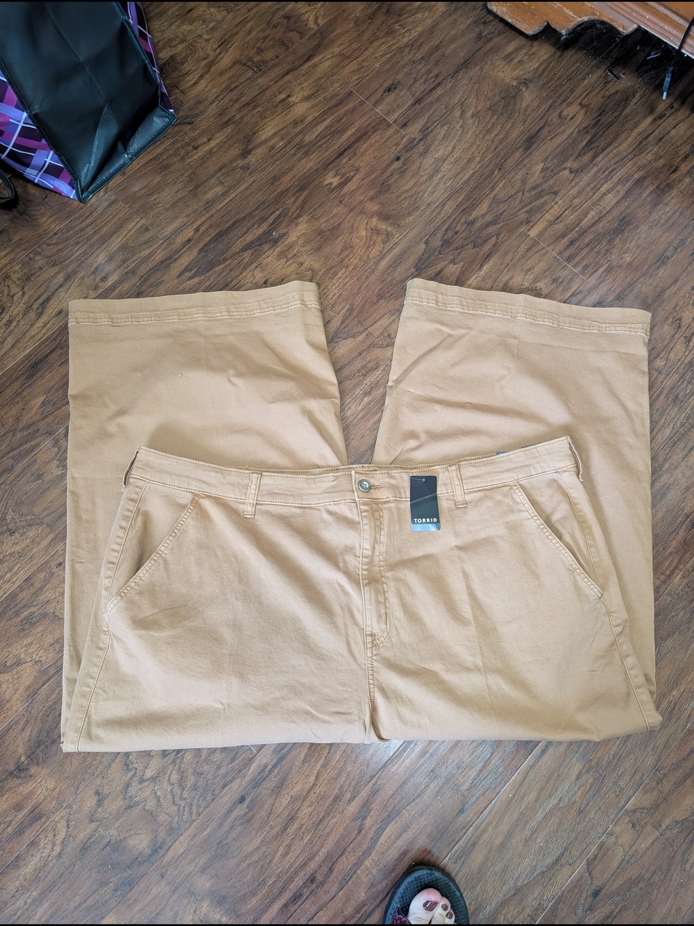 Torrid Trouser Cropped  Wide-legged Capri Pant- Tan- Sz 28 Waist- NWTS